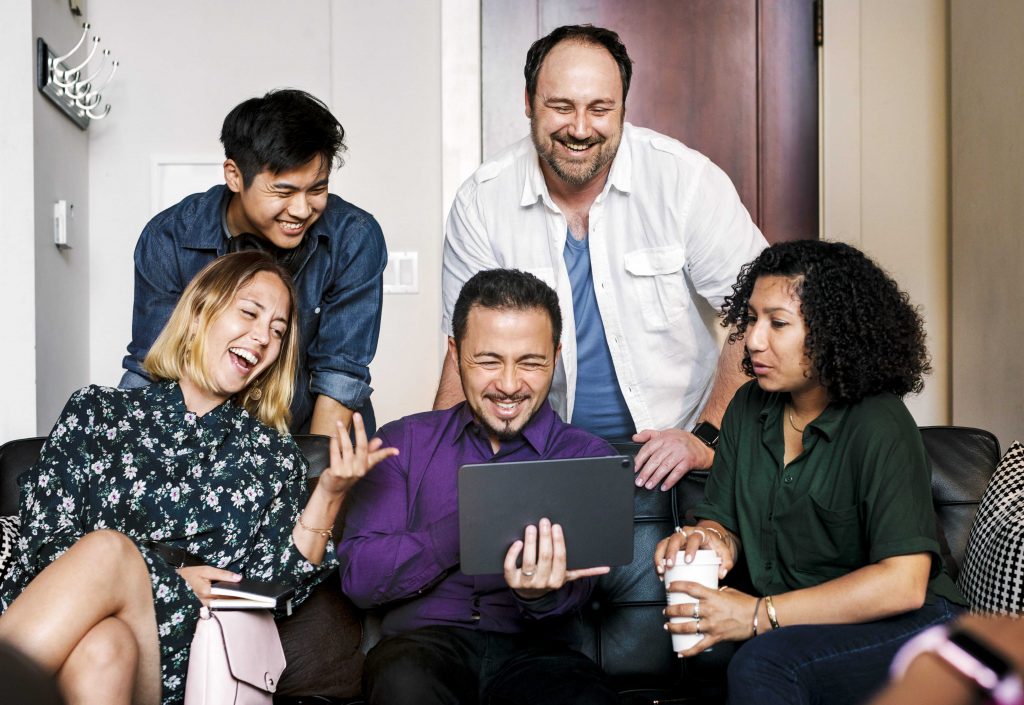 Día de Diversión en el Trabajo: Beneficios, Ideas y Actividades para tu Empresa